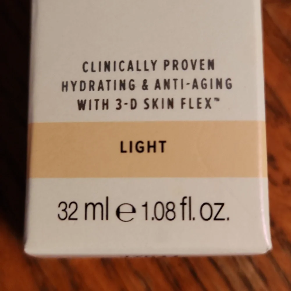 BNIB It Cosmetics Bye Bye Foundation Full-Coverage Moisturizer, Light - Picture 3 of 3